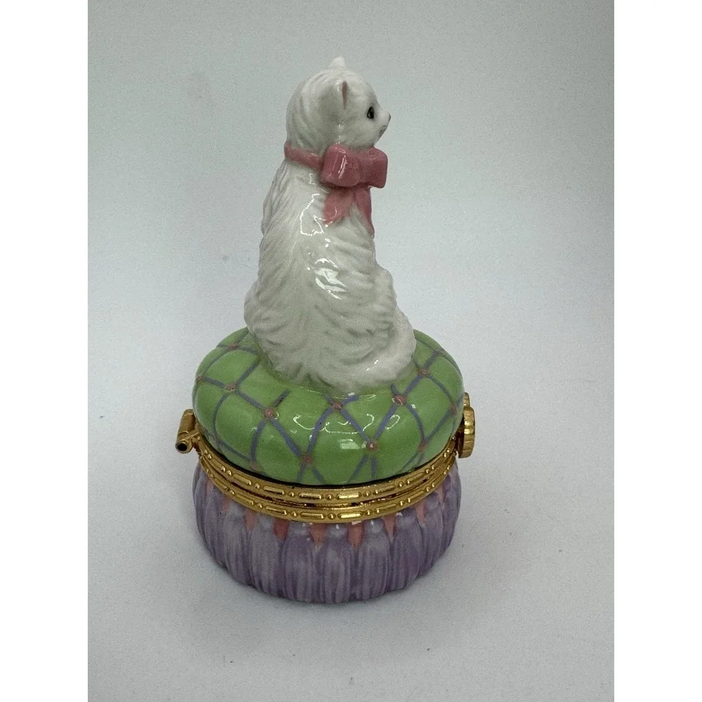 San Francisco Music Box Co White Persian Cat On Green And Purple Pillow Works!